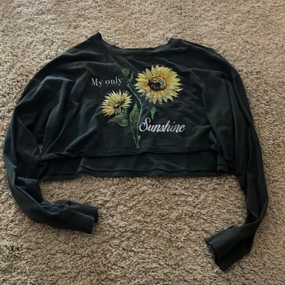 Cropped T - Picture 1 of 1